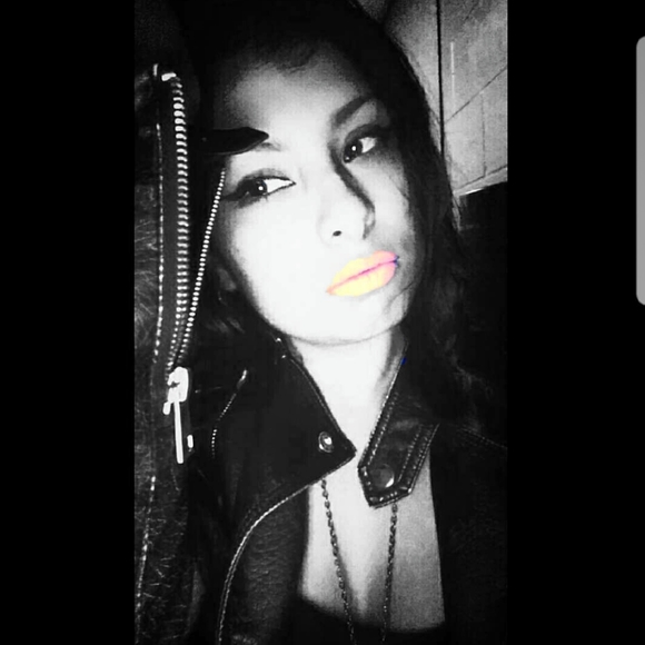 Meet your Posher, Betty - Picture 2 of 4